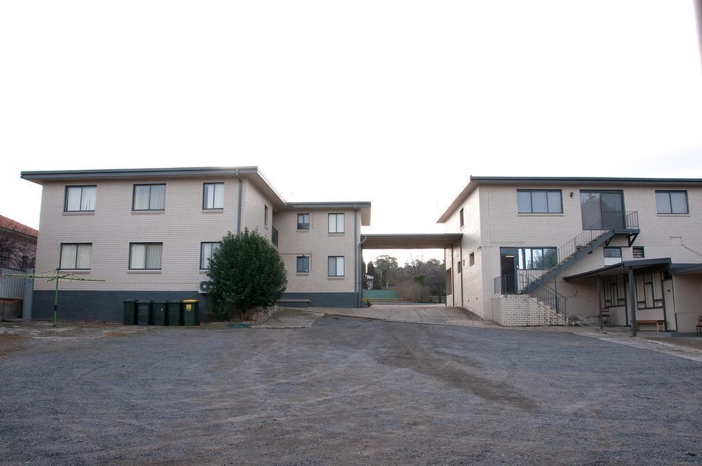 The Swiss Motel Cooma Exterior photo
