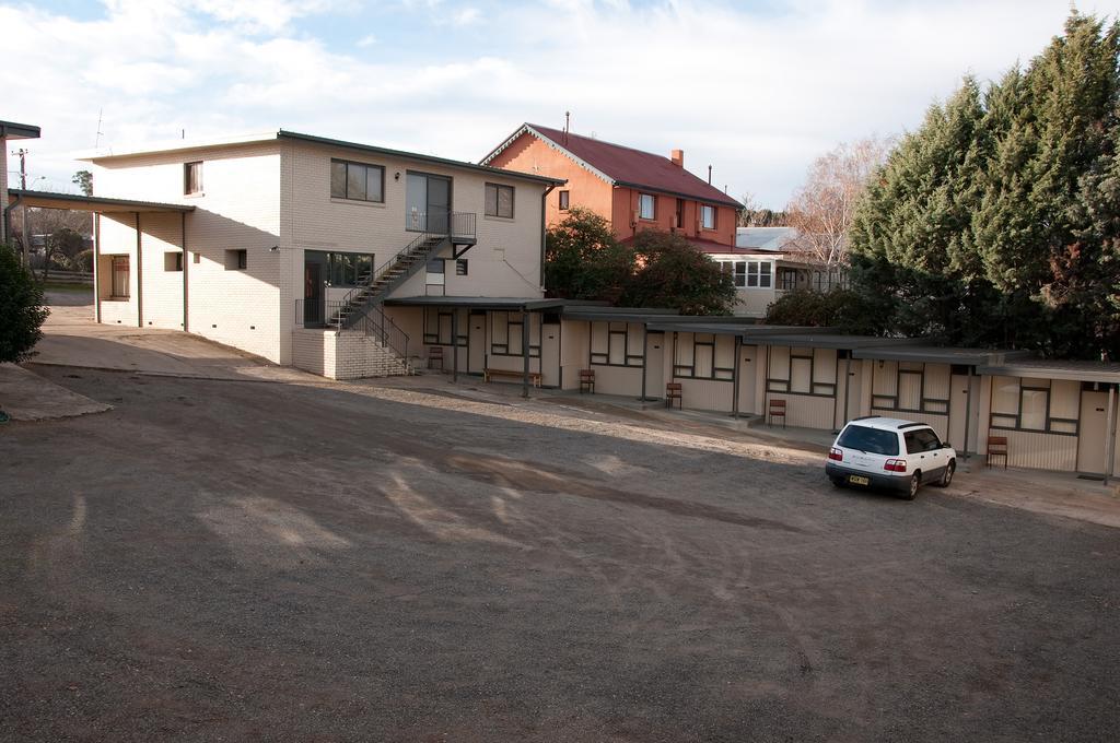 The Swiss Motel Cooma Exterior photo